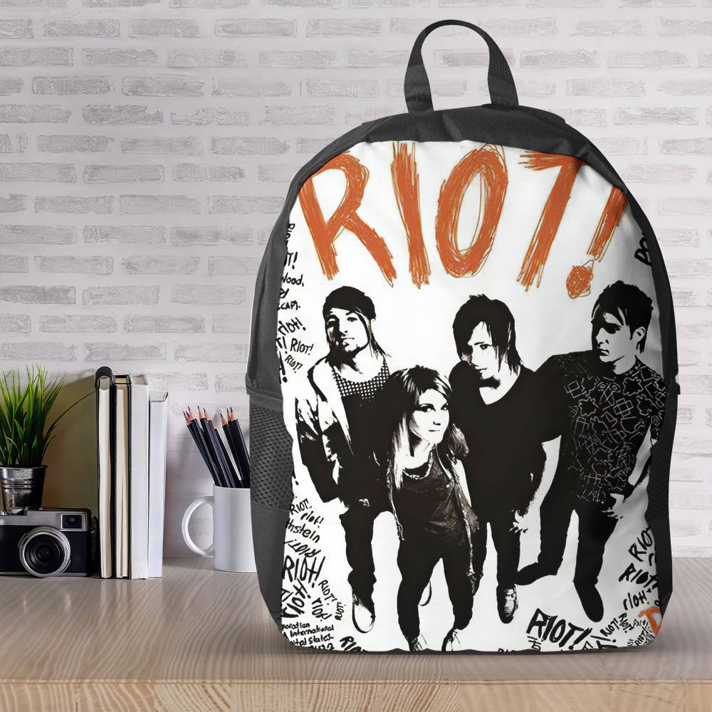 f0ea774645a4c6450cb65498b0f3721c - Paramore Band Store